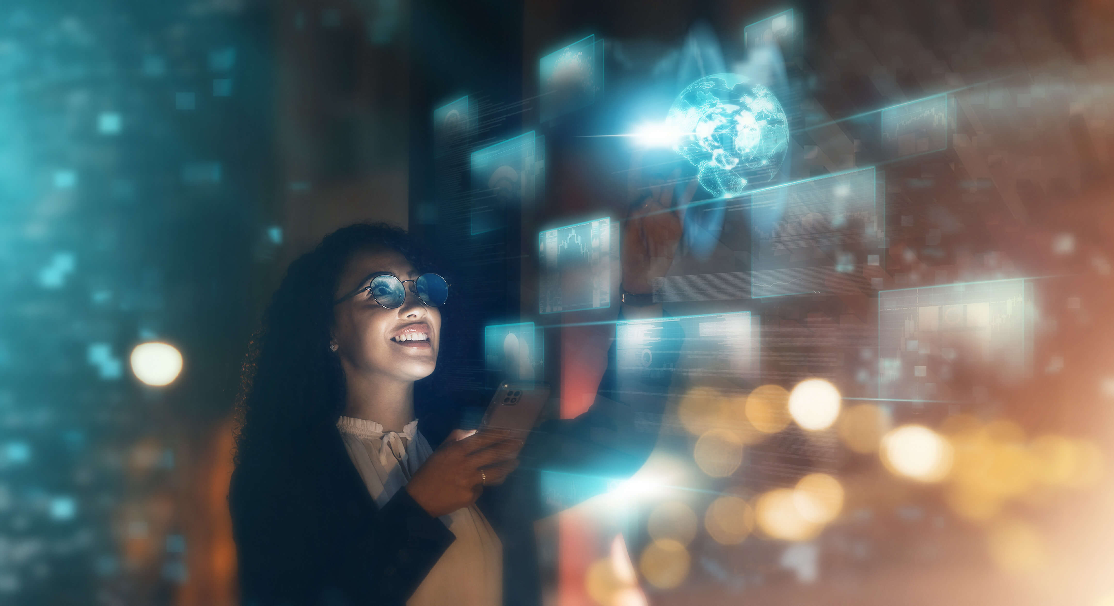 Una mujer interactuando con una interfaz digital futurista, rodeada de pantallas holográficas que muestran datos y análisis globales, representando la esencia de la transformación digital.